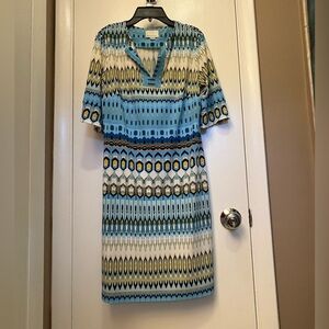 Donna Morgan Blue and White Patterned Dress, size 6